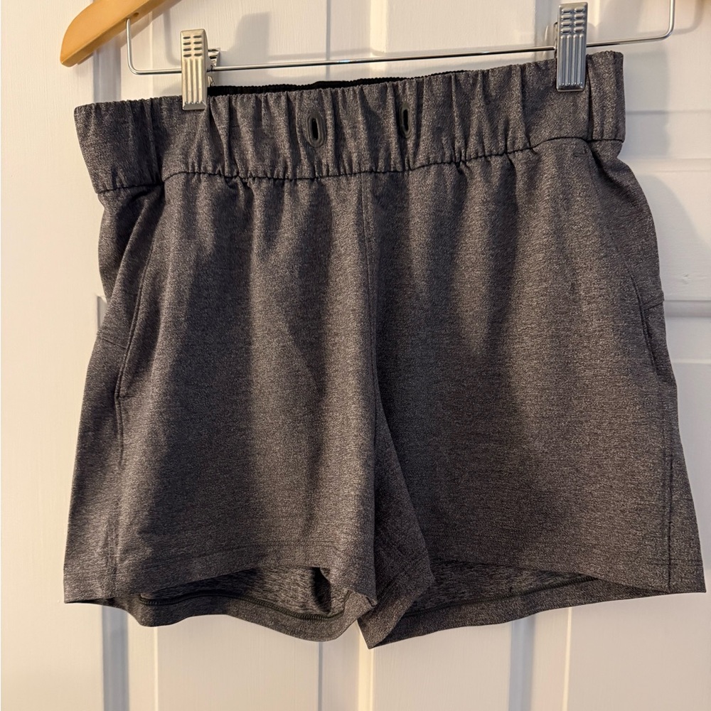 Lululemon gray athletic shorts sz 4